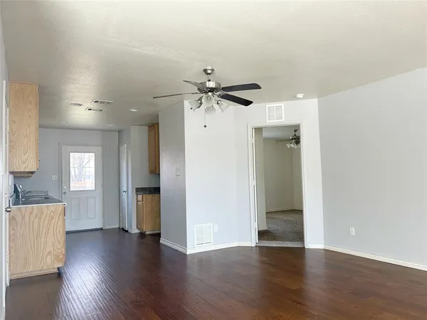 $1,800 | 1310 Stewart Street, Fort Worth, TX 76104