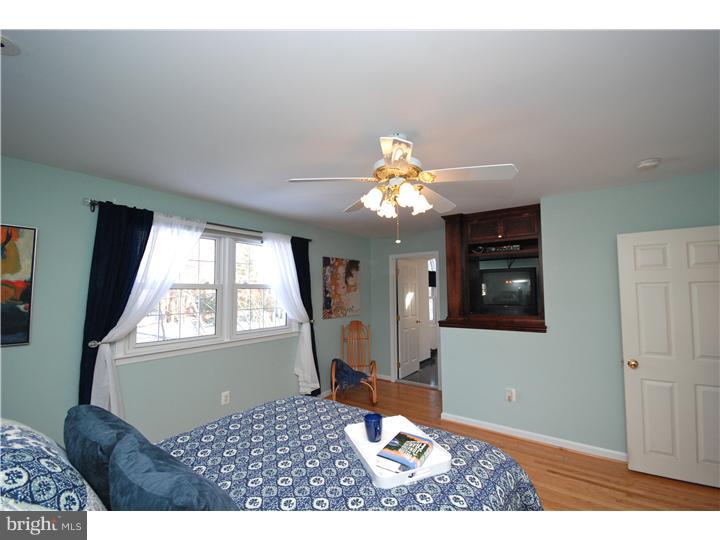 19 Old Town Road Cherry Hill, NJ 08034 - Photo 16 of 25 Bedroom - Main
