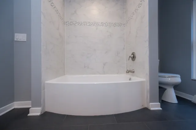 $1,400,000 | 1701 West Byron Street, Chicago, IL 60613