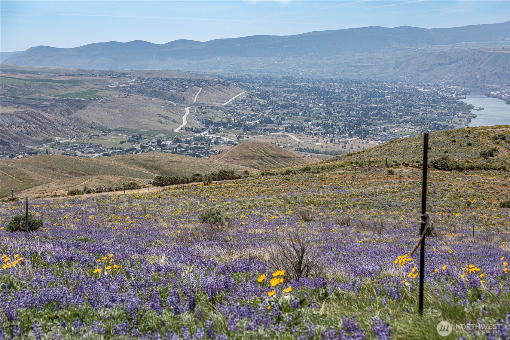 2 Burch Mountain Road Wenatchee, WA 98801 - Photo 3 of 24
