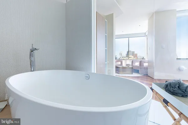 $18,000 | 210 West Rittenhouse Square, Unit 21062107, Philadelphia, PA 19103