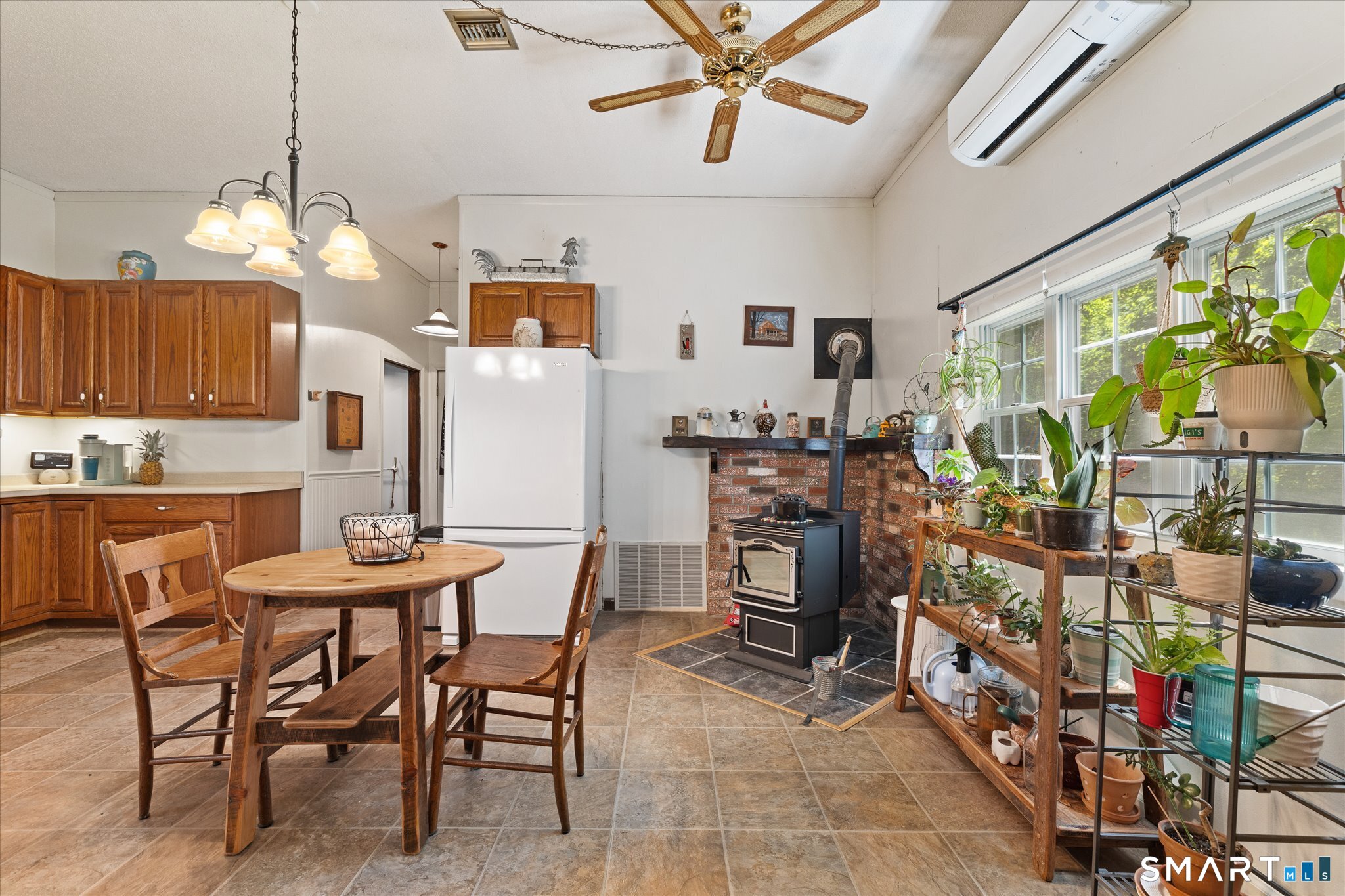 817 Thompson Road Thompson, CT 06277 - Photo 12 of 26