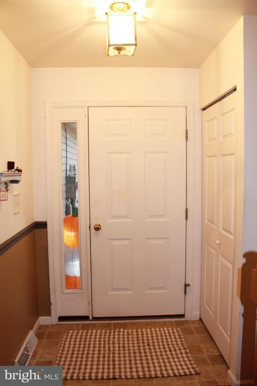 11 Sandstone Court Lititz, PA 17543 - Photo 3 of 25 Gallery Image 3