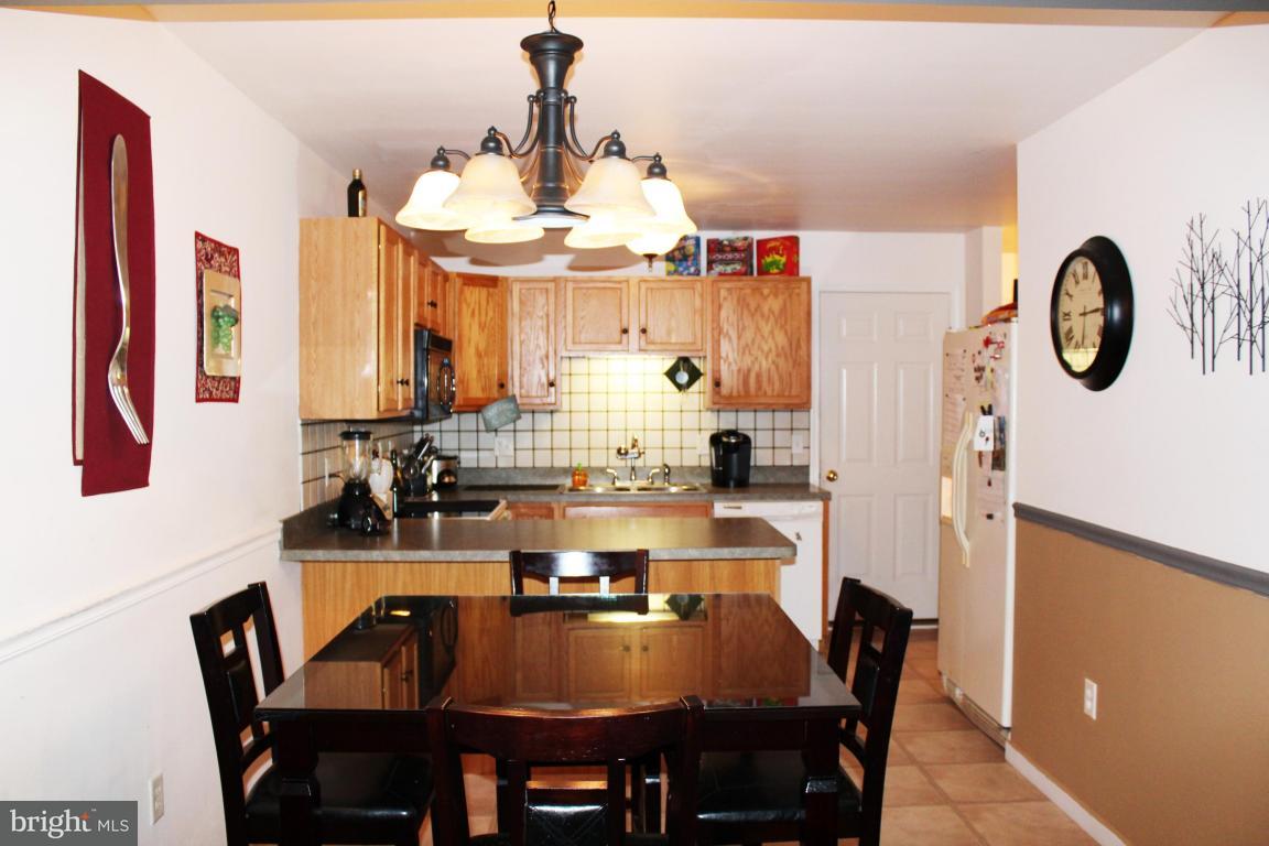 11 Sandstone Court Lititz, PA 17543 - Photo 8 of 25 Gallery Image 8