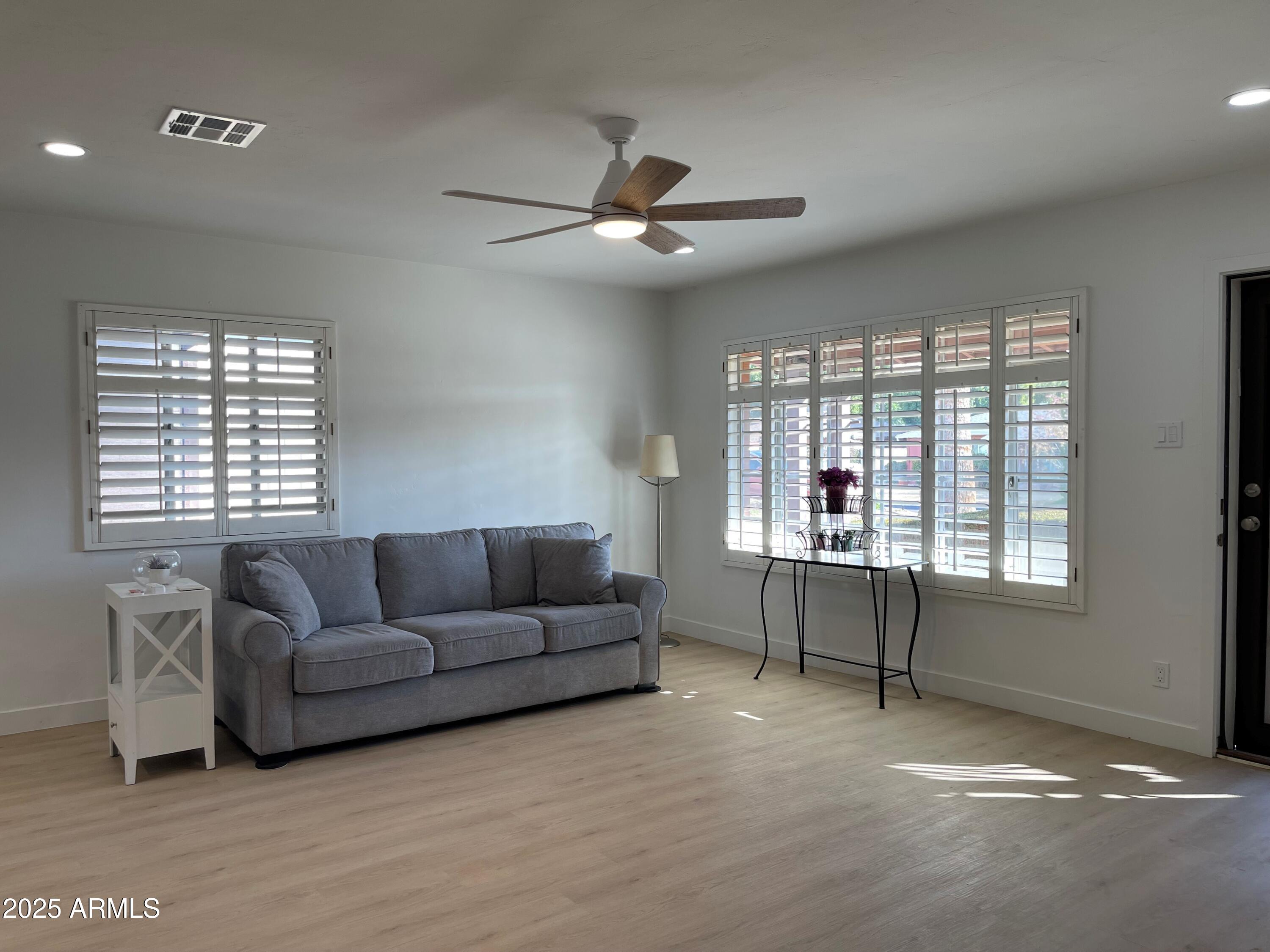 830 East Lamar Road Phoenix, AZ 85014 - Photo 14 of 35 Great Room