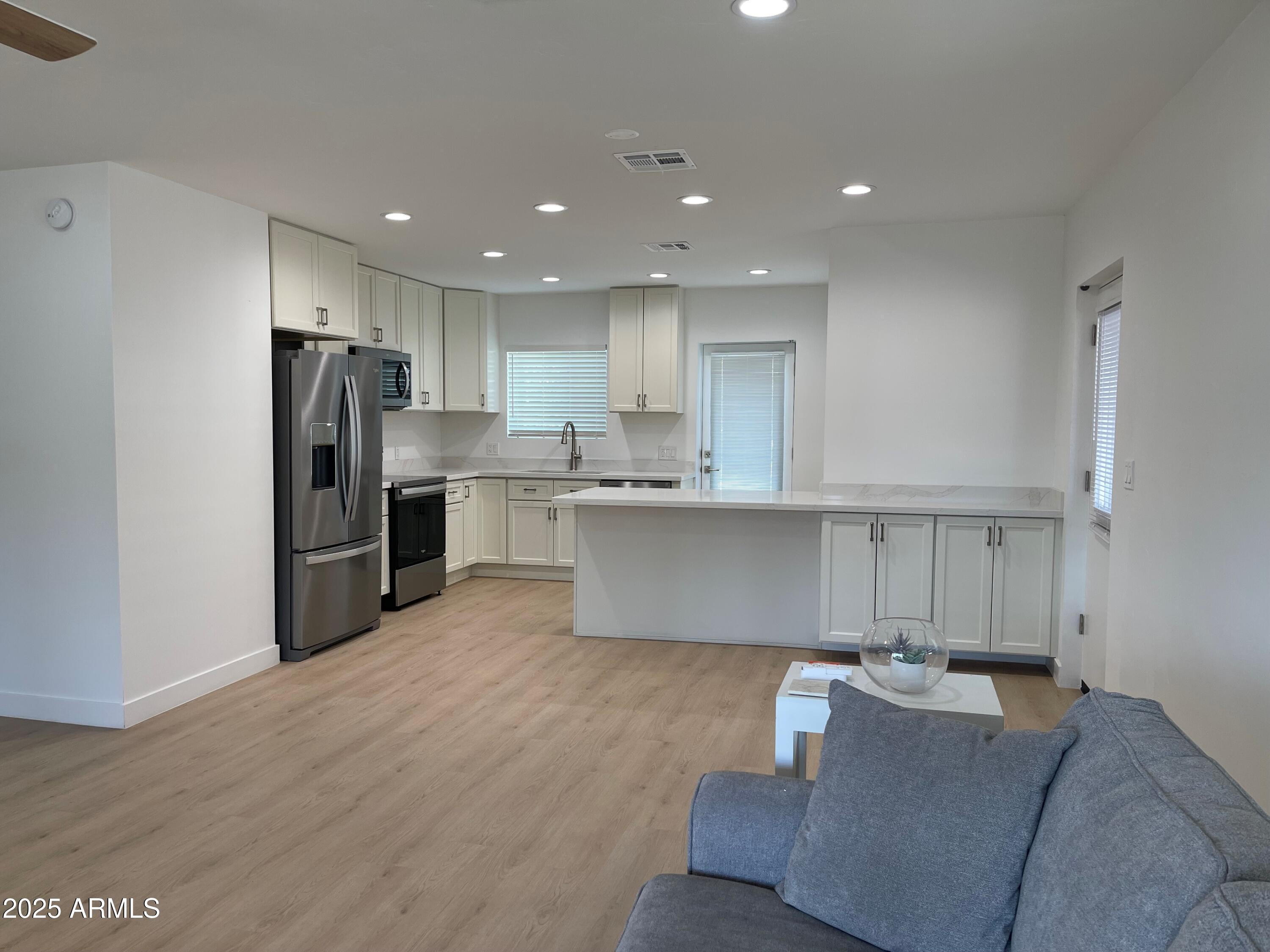 830 East Lamar Road Phoenix, AZ 85014 - Photo 15 of 35 Eat-in Kitchen