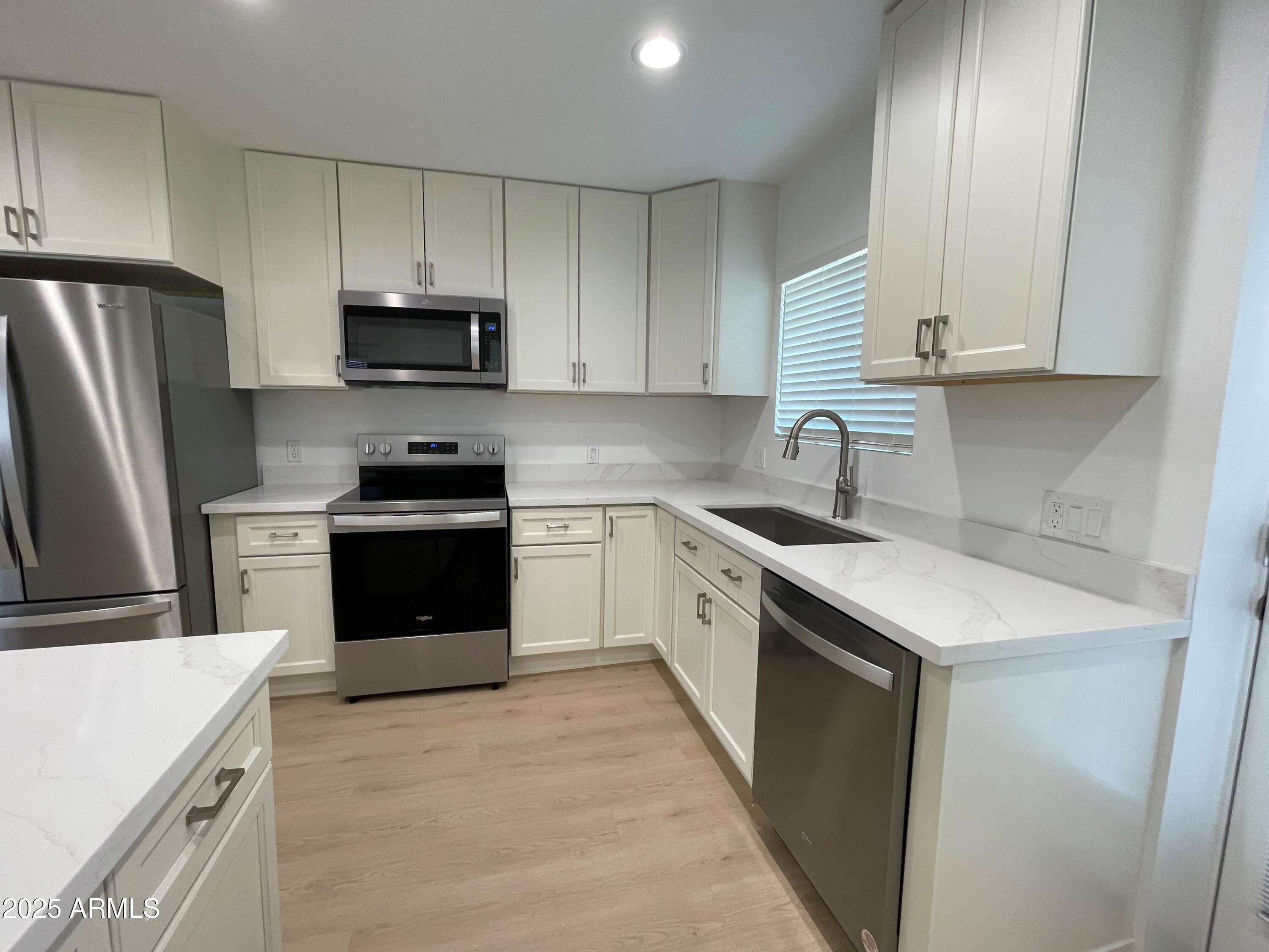 830 East Lamar Road Phoenix, AZ 85014 - Photo 19 of 35 Brand New Appliances