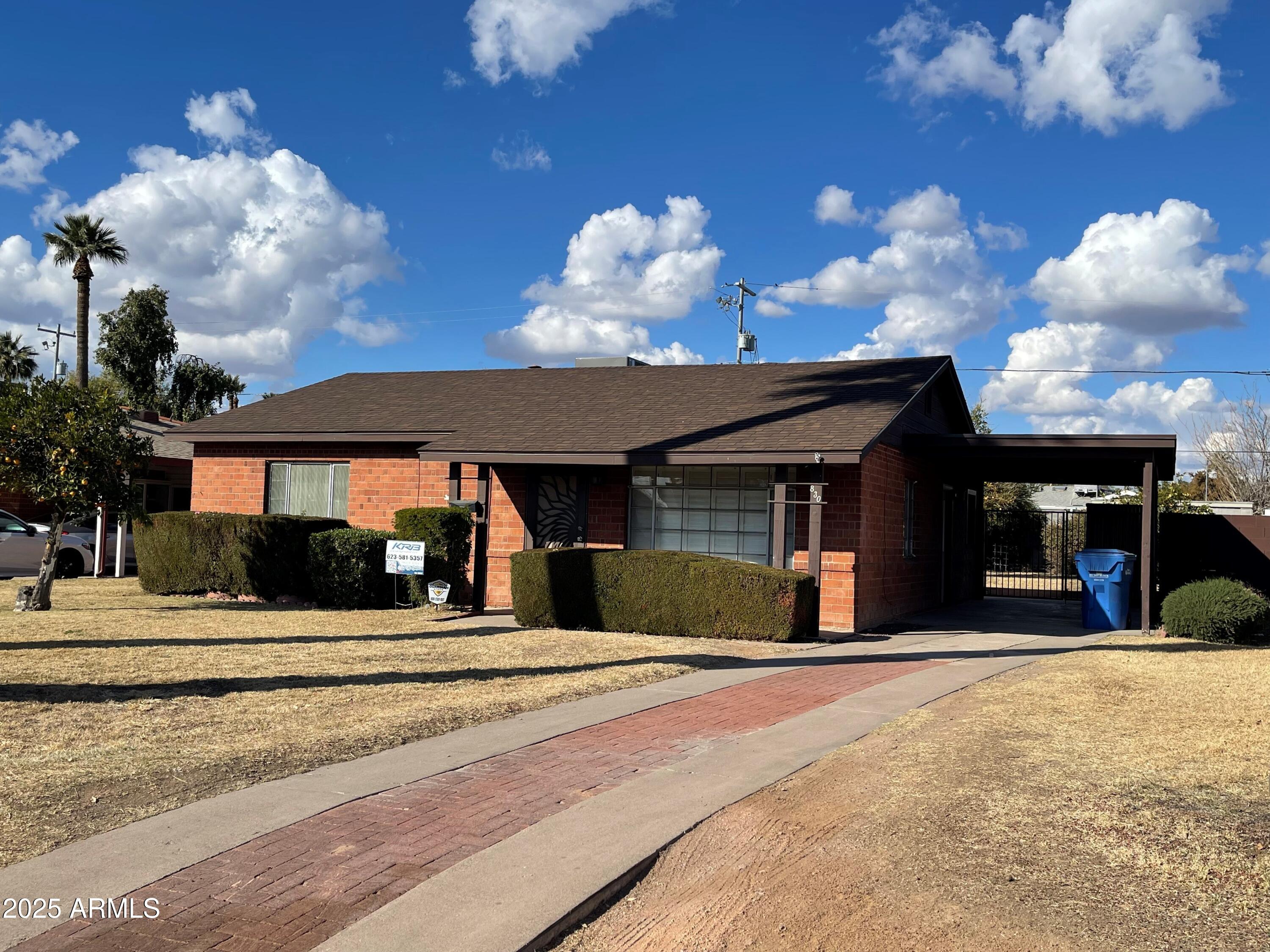 830 East Lamar Road Phoenix, AZ 85014 - Photo 2 of 35 Front Elevation & Long Driveway