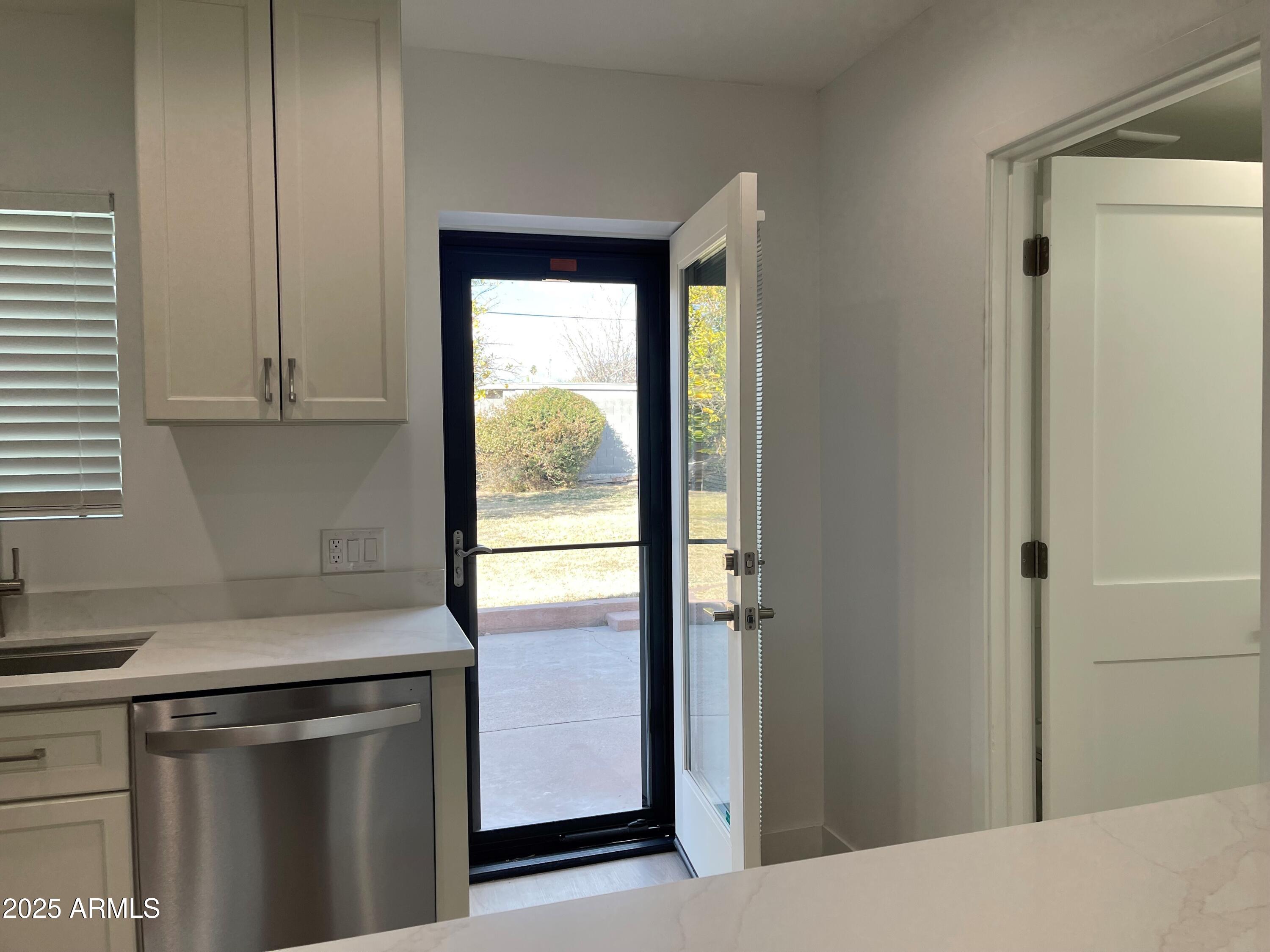 830 East Lamar Road Phoenix, AZ 85014 - Photo 23 of 35 Door to Backyard