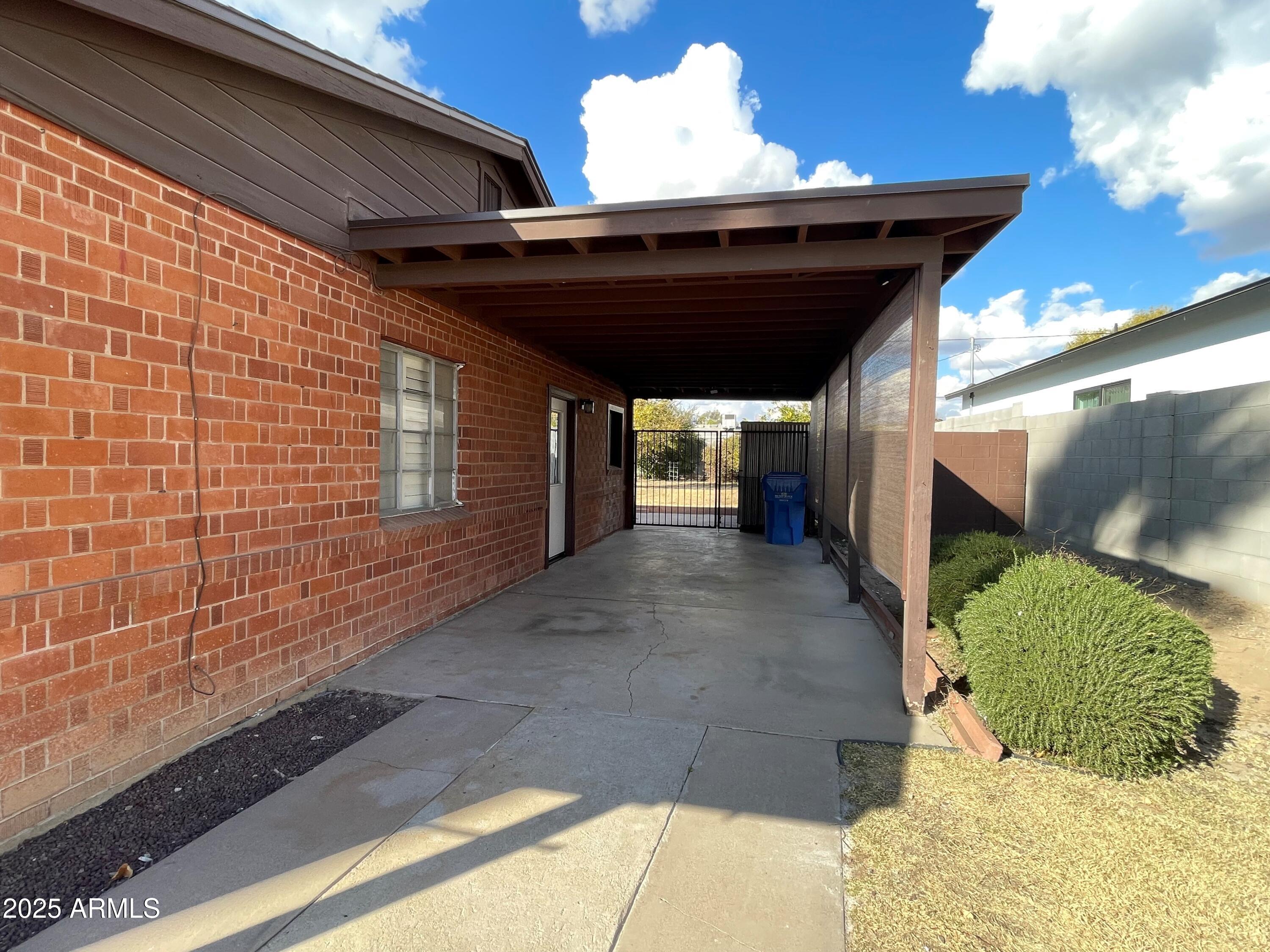 830 East Lamar Road Phoenix, AZ 85014 - Photo 6 of 35 Carport