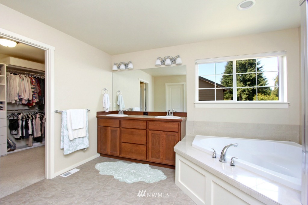 3529 217th Place Southeast Bothell, WA 98021 - Photo 11 of 18