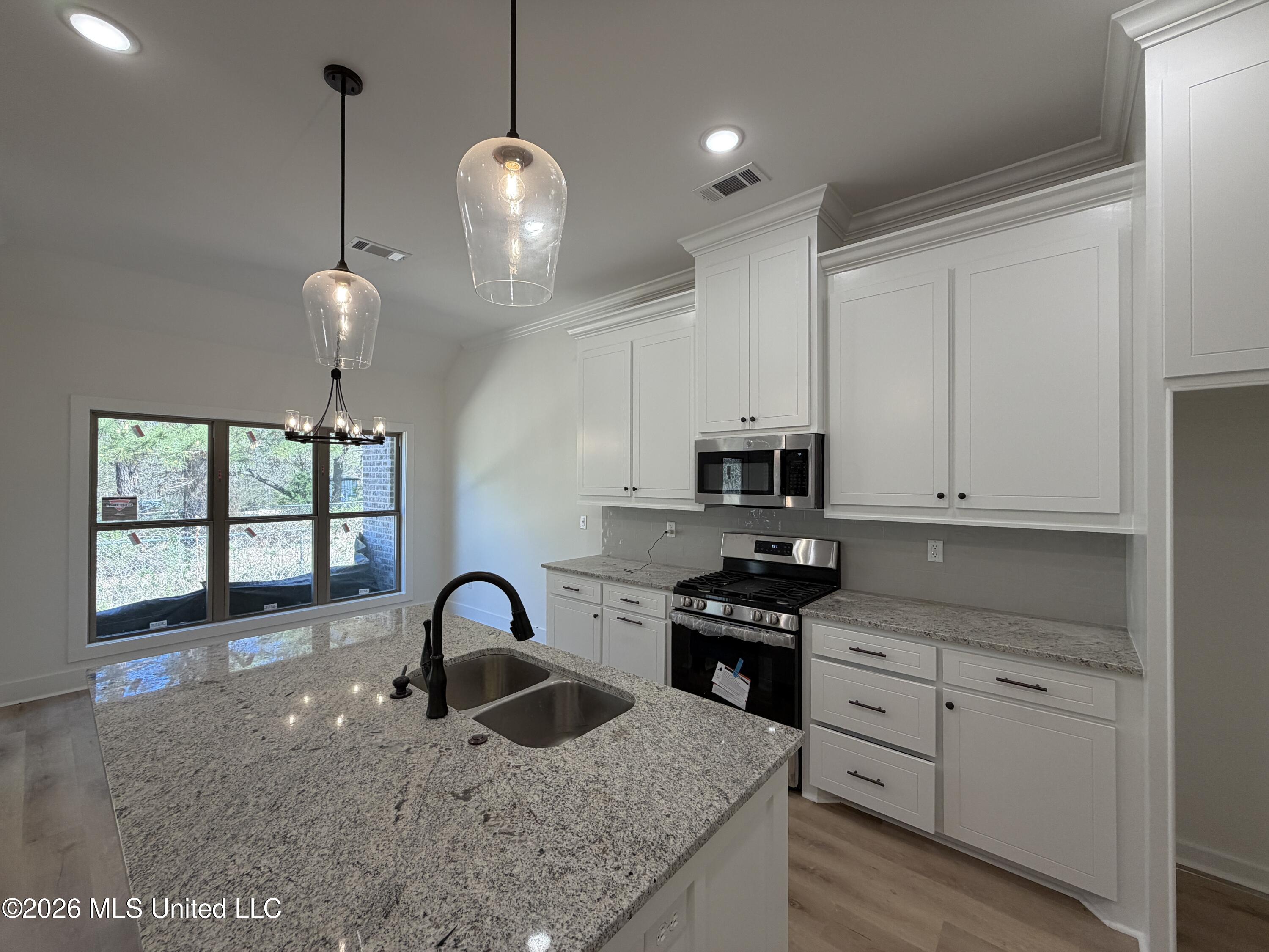 124 Duffey Drive Florence, MS 39073 - Photo 9 of 31 Photo Mar 03 2026, 10 13 51 AM