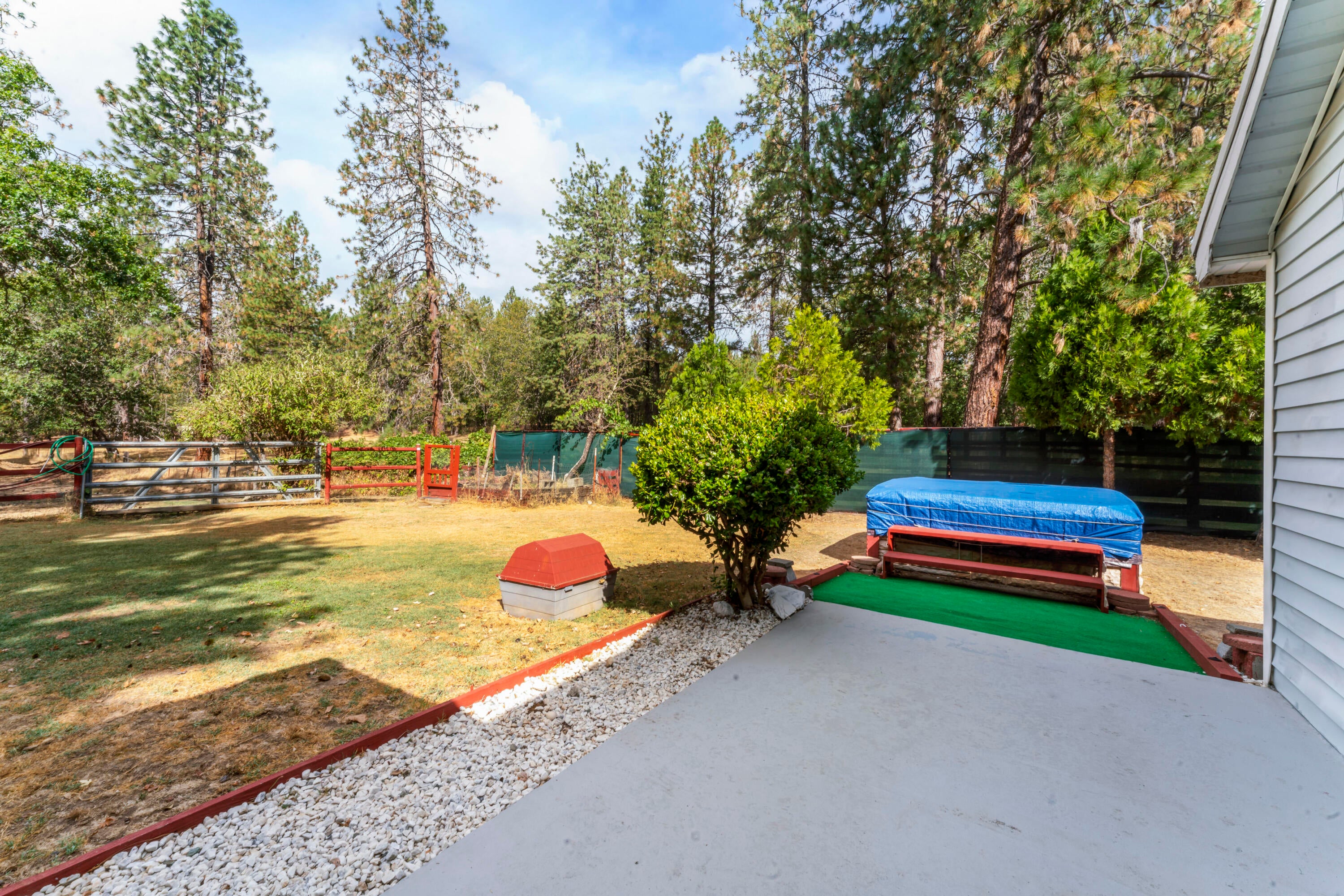 5370 New Hope Road Grants Pass, OR 97527 - Photo 2 of 63 9
