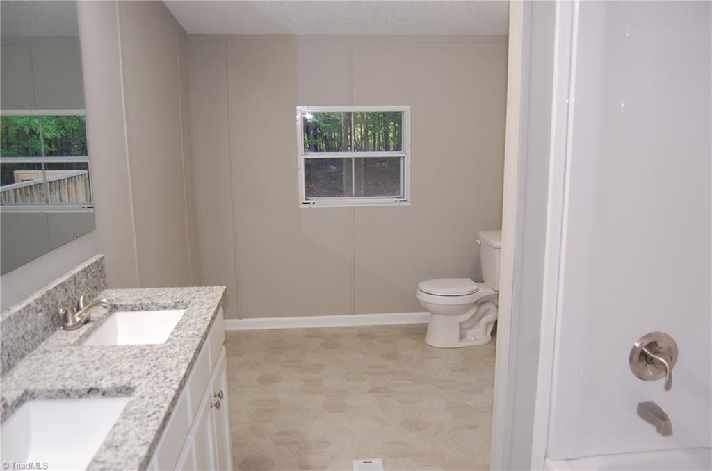 3850 Spinks Road Asheboro, NC 27205 - Photo 10 of 29