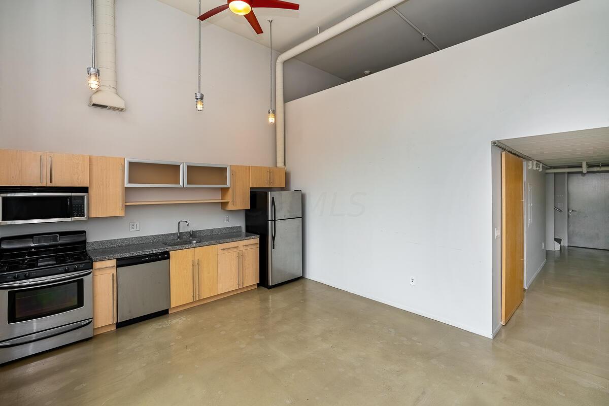 60 East Spring Street, Unit 203 Columbus, OH 43215 - Photo 5 of 40 Open Living Spaces