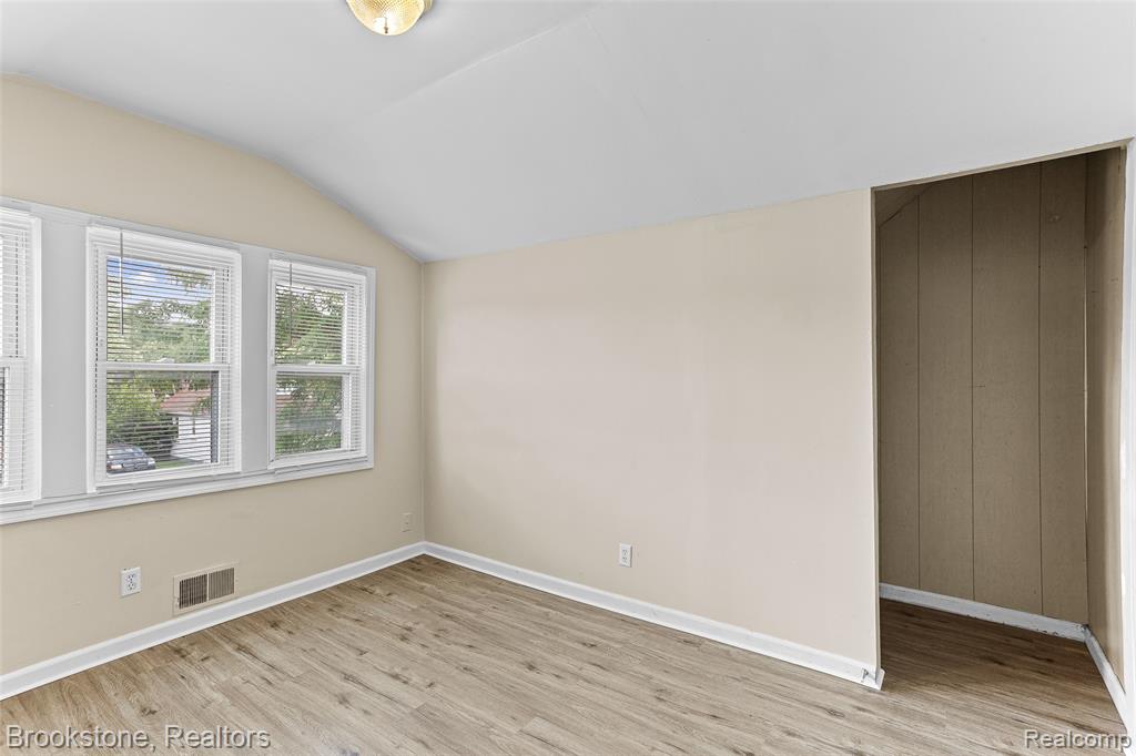 7524 Toepfer Road Warren, MI 48091 - Photo 16 of 29