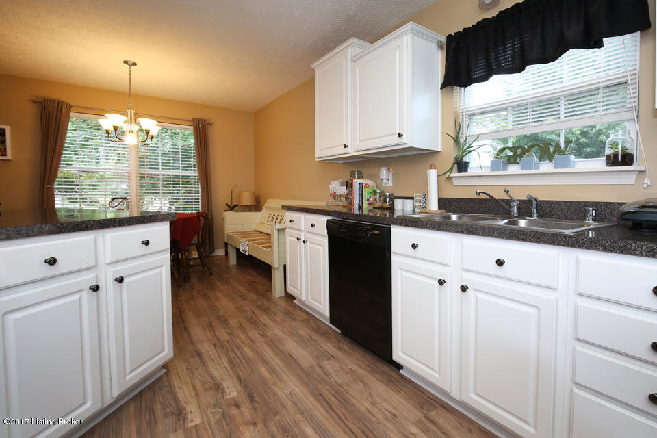 8804 Maple Road Louisville, KY 40219 - Photo 10 of 36 Kitchen