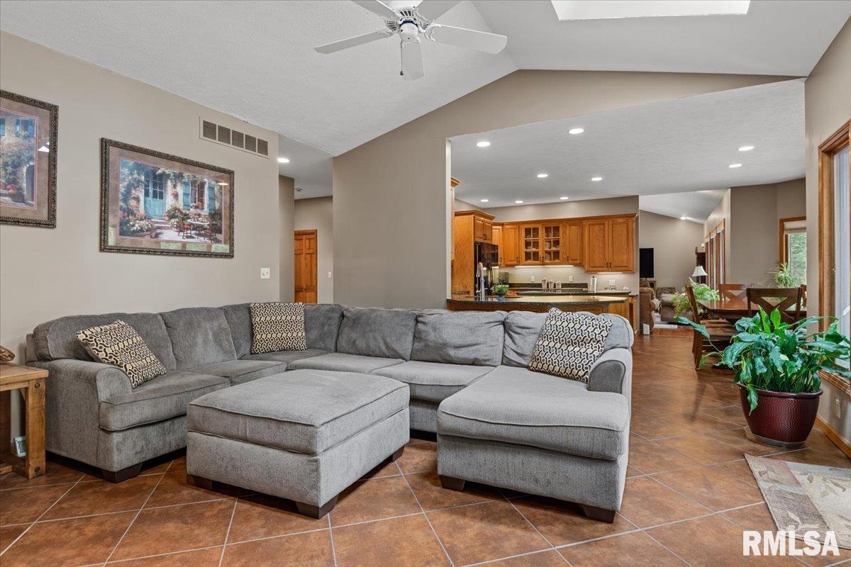 3620 Melissa Drive Springfield, IL 62711 - Photo 19 of 71