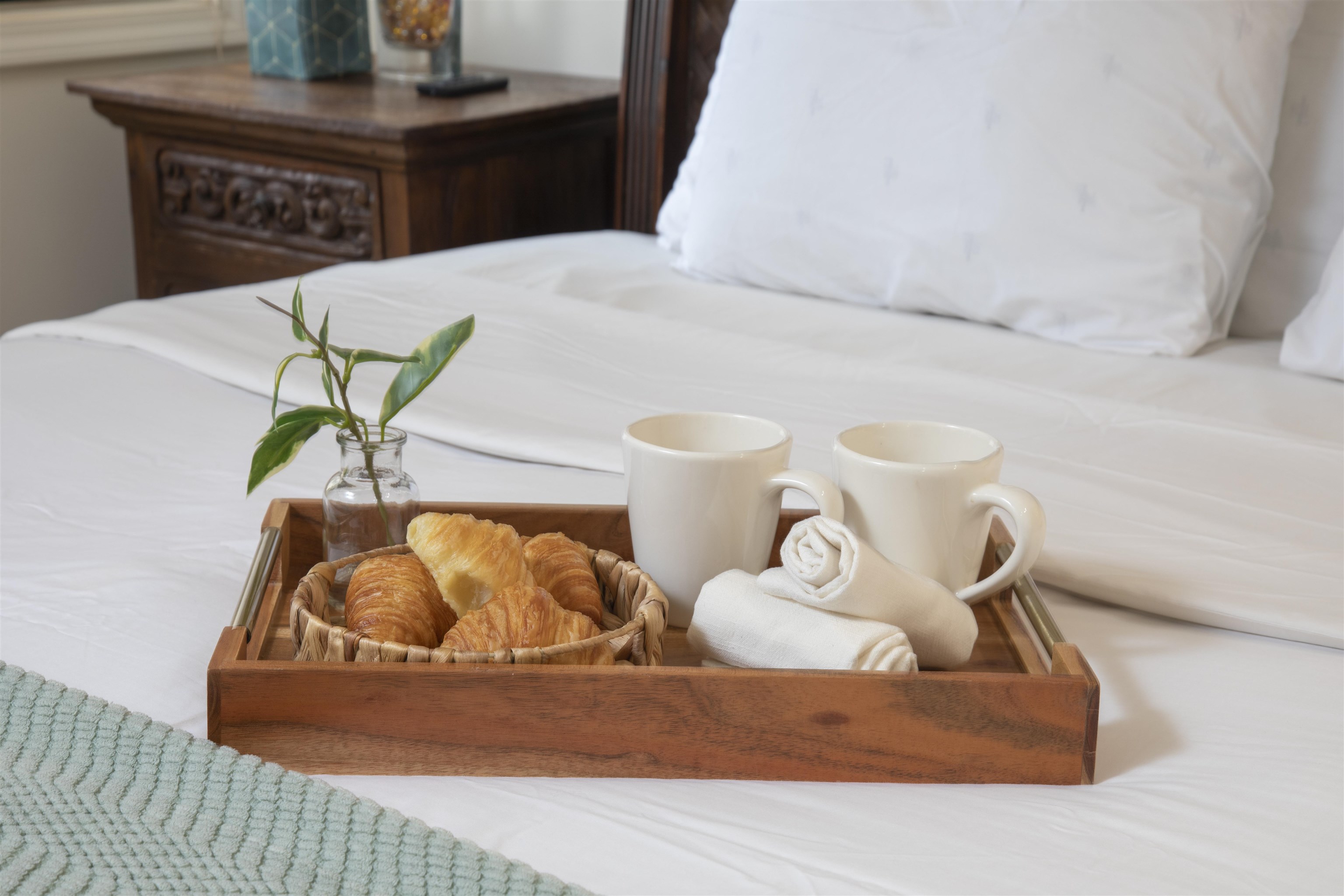 150 Puukolii Road, Unit 41 Lahaina, HI 96761 - Photo 12 of 34 a living room with furniture
