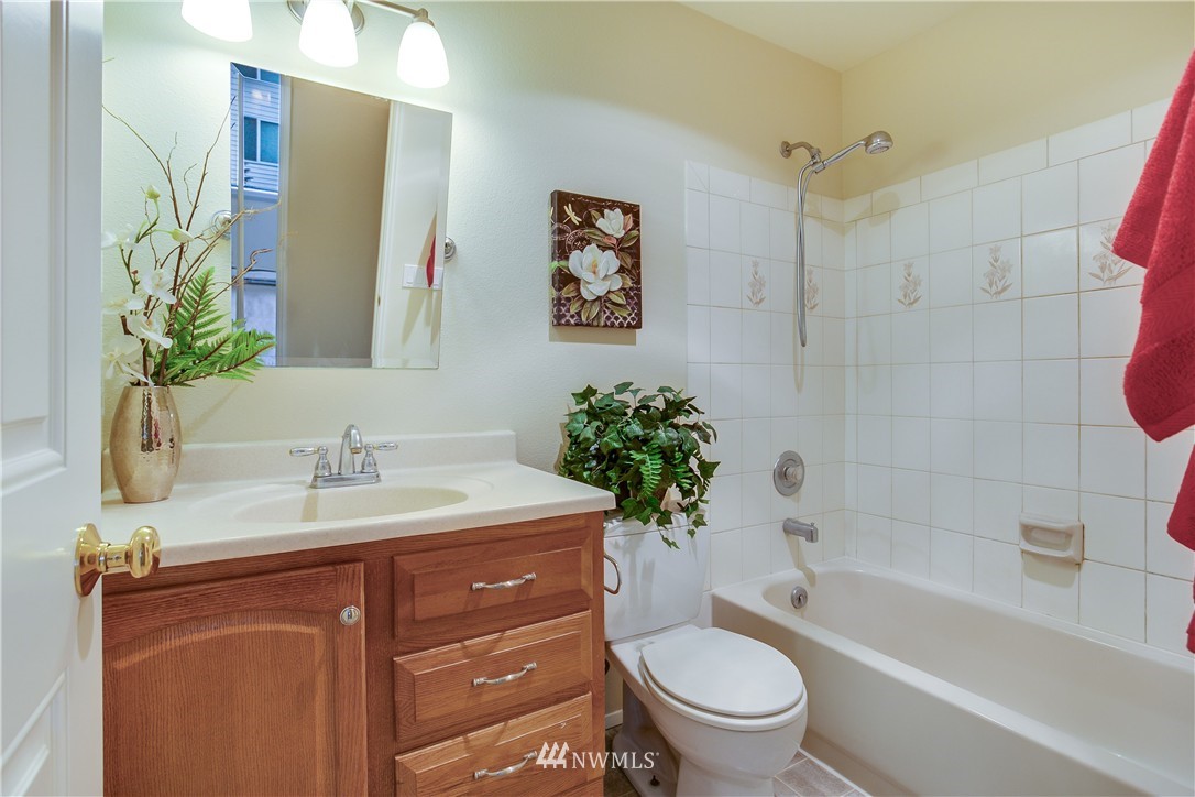 4110 Northeast 6th Place, Unit 2B Renton, WA 98059 - Photo 16 of 21
