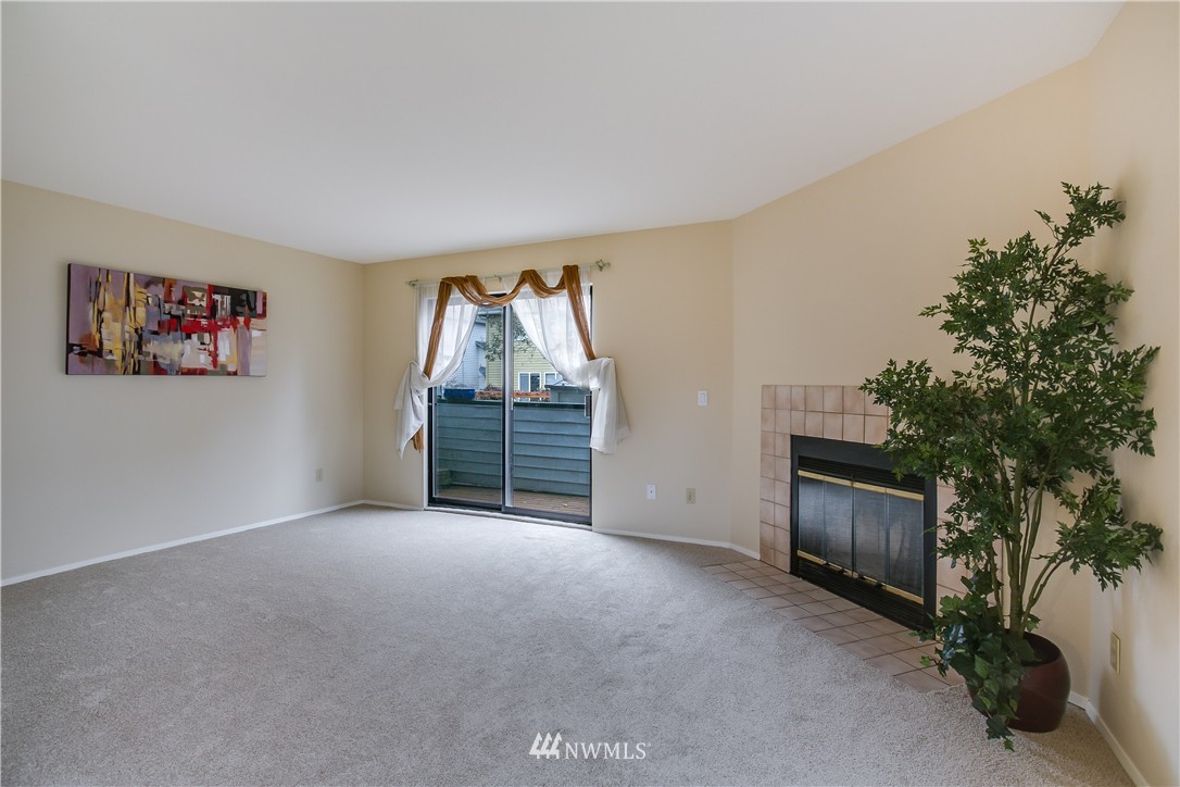 4110 Northeast 6th Place, Unit 2B Renton, WA 98059 - Photo 3 of 21