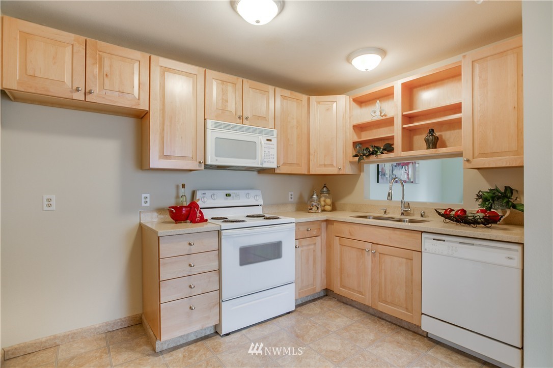 4110 Northeast 6th Place, Unit 2B Renton, WA 98059 - Photo 5 of 21