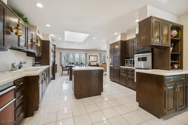 $1,425,000 | 137 High Oaks Drive, Warren, NJ 07059