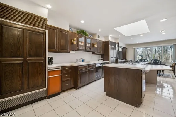 $1,425,000 | 137 High Oaks Drive, Warren, NJ 07059