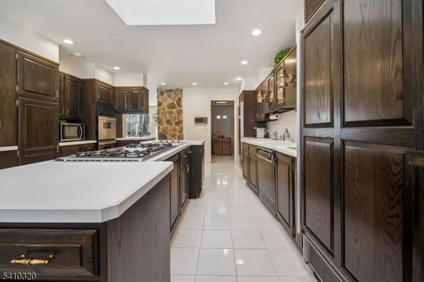 $1,425,000 | 137 High Oaks Drive, Warren, NJ 07059