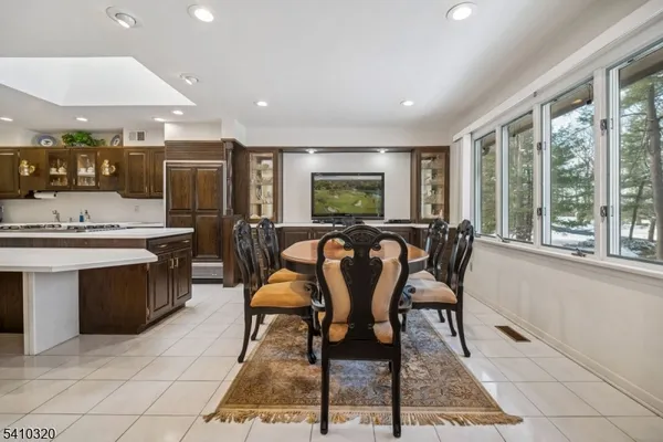 $1,425,000 | 137 High Oaks Drive, Warren, NJ 07059