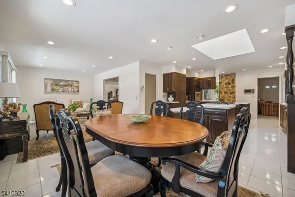 $1,425,000 | 137 High Oaks Drive, Warren, NJ 07059