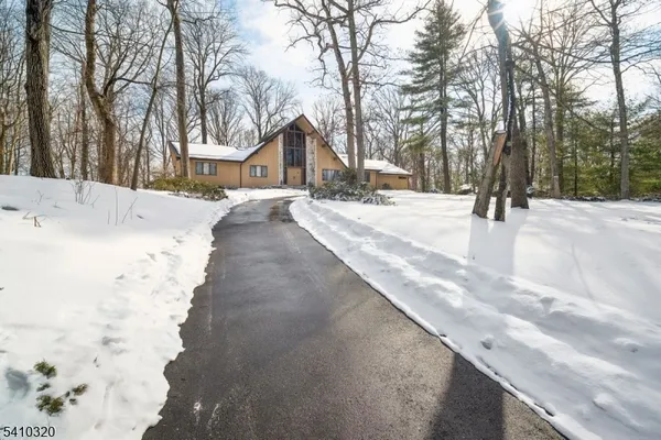 $1,425,000 | 137 High Oaks Drive, Warren, NJ 07059