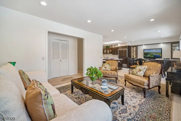 $1,425,000 | 137 High Oaks Drive, Warren, NJ 07059