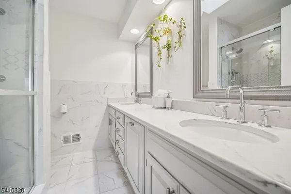 $1,425,000 | 137 High Oaks Drive, Warren, NJ 07059