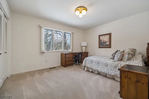 $1,425,000 | 137 High Oaks Drive, Warren, NJ 07059