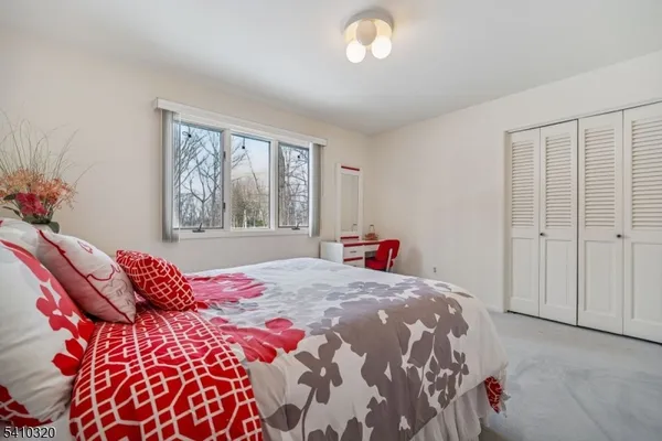 $1,425,000 | 137 High Oaks Drive, Warren, NJ 07059