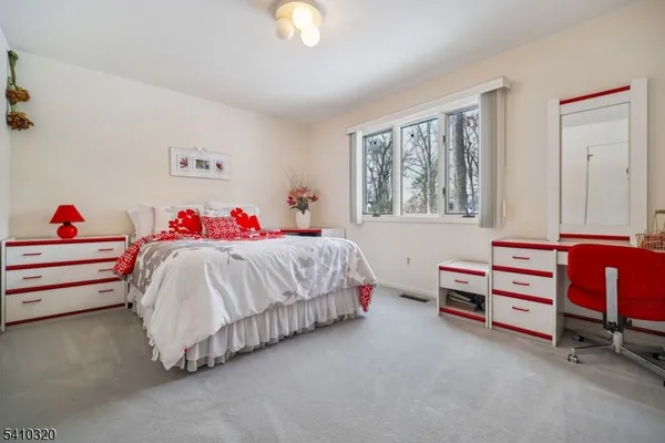 $1,425,000 | 137 High Oaks Drive, Warren, NJ 07059