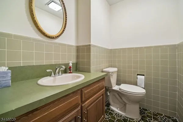 $1,425,000 | 137 High Oaks Drive, Warren, NJ 07059