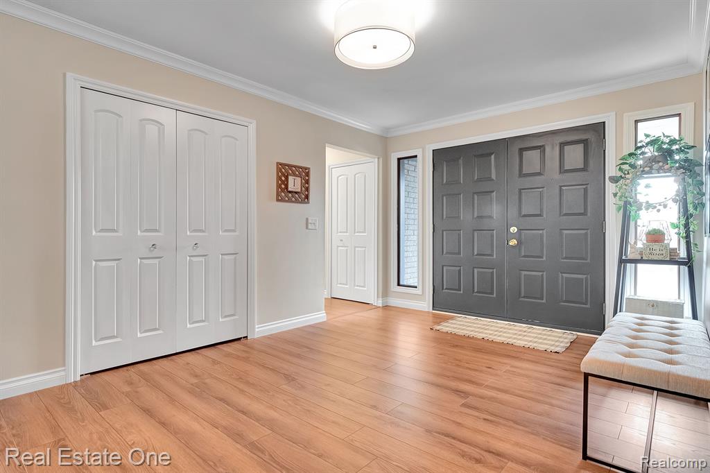 449 Silvervale Drive Rochester Hills, MI 48309 - Photo 6 of 34