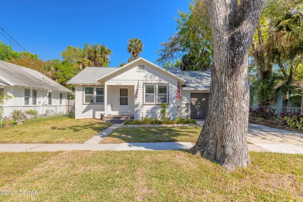 $1,900 | 138 Kingston Avenue, Daytona Beach, FL 32114