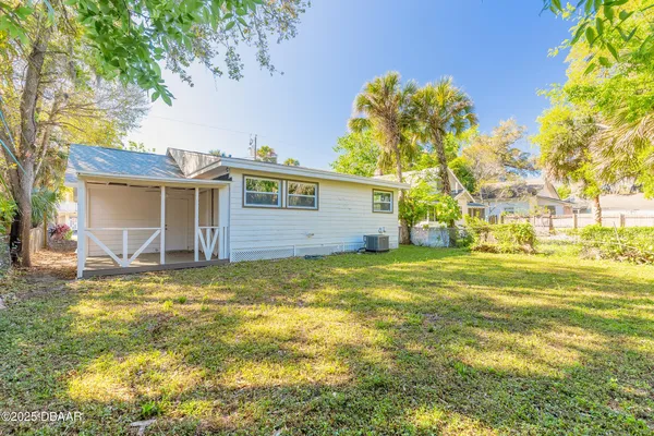 $1,900 | 138 Kingston Avenue, Daytona Beach, FL 32114