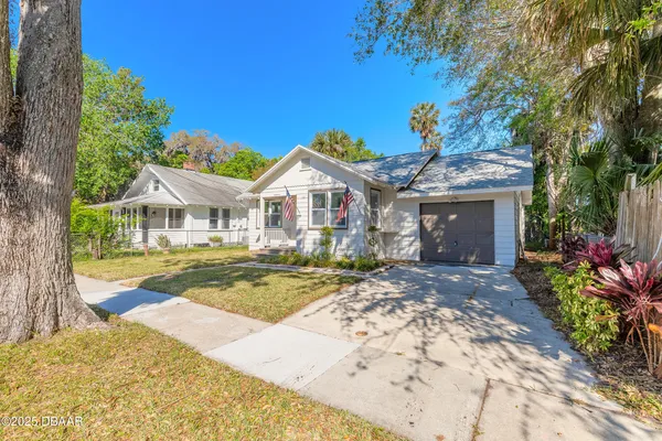 $1,900 | 138 Kingston Avenue, Daytona Beach, FL 32114