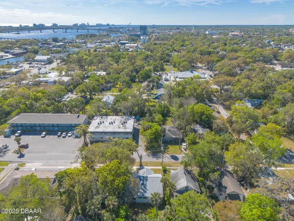 $1,900 | 138 Kingston Avenue, Daytona Beach, FL 32114