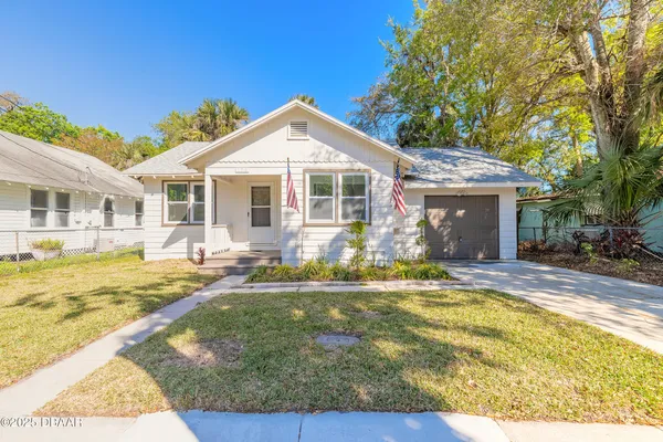 $1,900 | 138 Kingston Avenue, Daytona Beach, FL 32114
