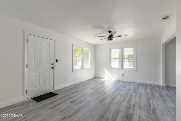 $1,900 | 138 Kingston Avenue, Daytona Beach, FL 32114