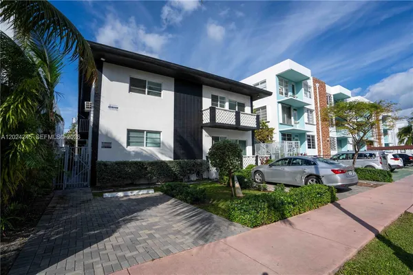 $1,890 | 1120 Euclid Avenue, Unit 6, Miami Beach, FL 33139
