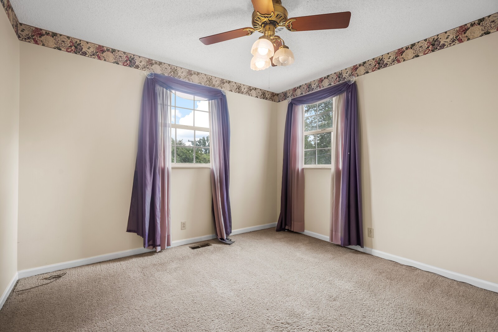 3352 Country Way Road Antioch, TN 37013 - Photo 18 of 26 a view of a livingroom with a windows and ceiling fan