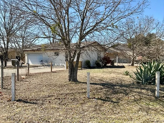 $900 | 308 Highland Estates Drive, Unit A, Round Rock, TX 78664