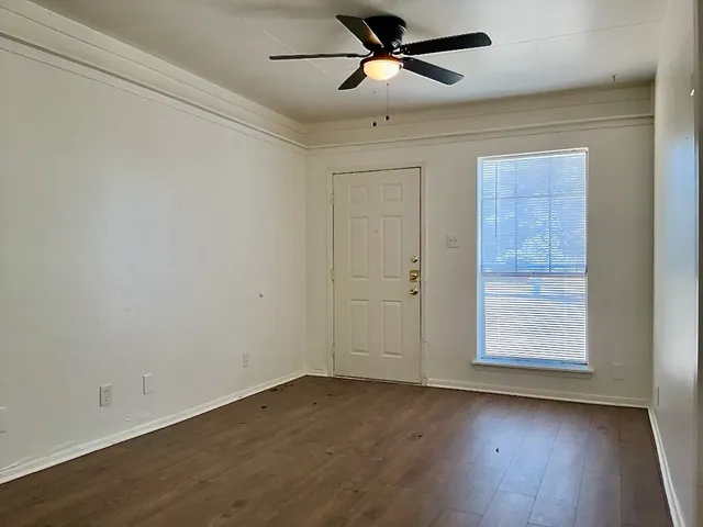 $700 | 308 Highland Estates Drive, Unit A, Round Rock, TX 78664