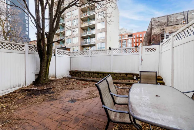 $6,400 | 231 East 110th Street, Unit 1 | East Harlem